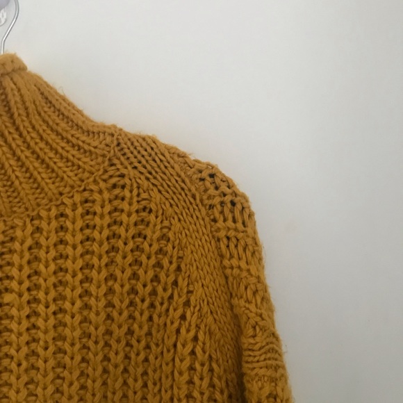 Cable Knit turtleneck sweater - Picture 6 of 7